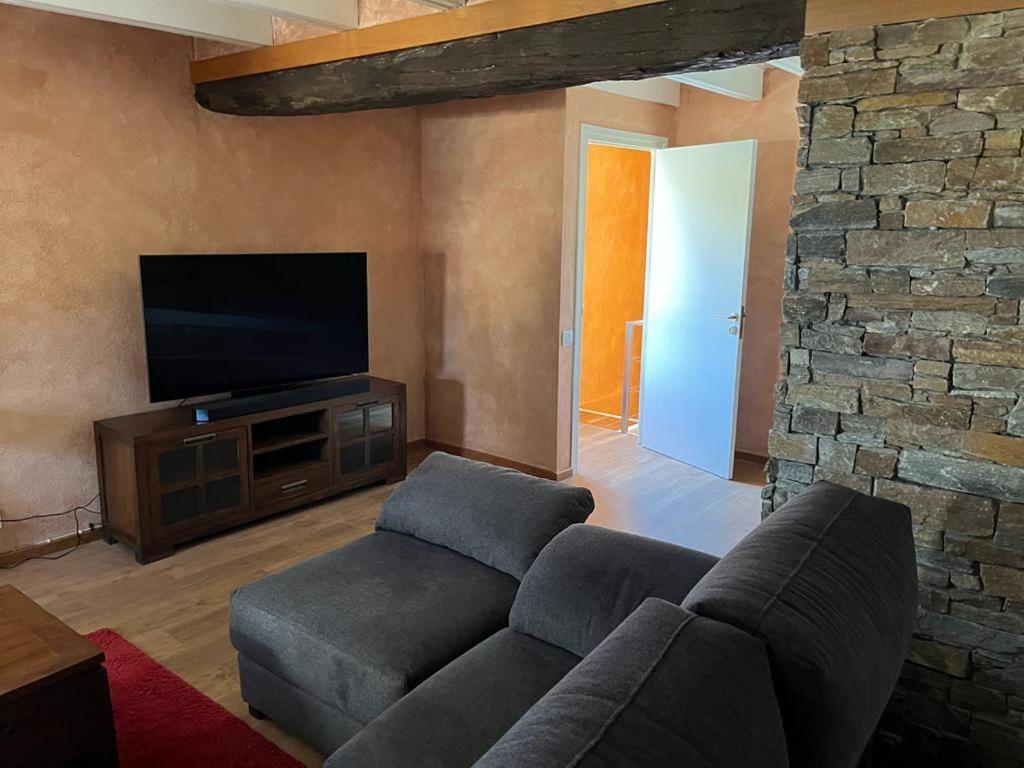 Comanegra Apartment Кастелфолит де ла Рока Екстериор снимка