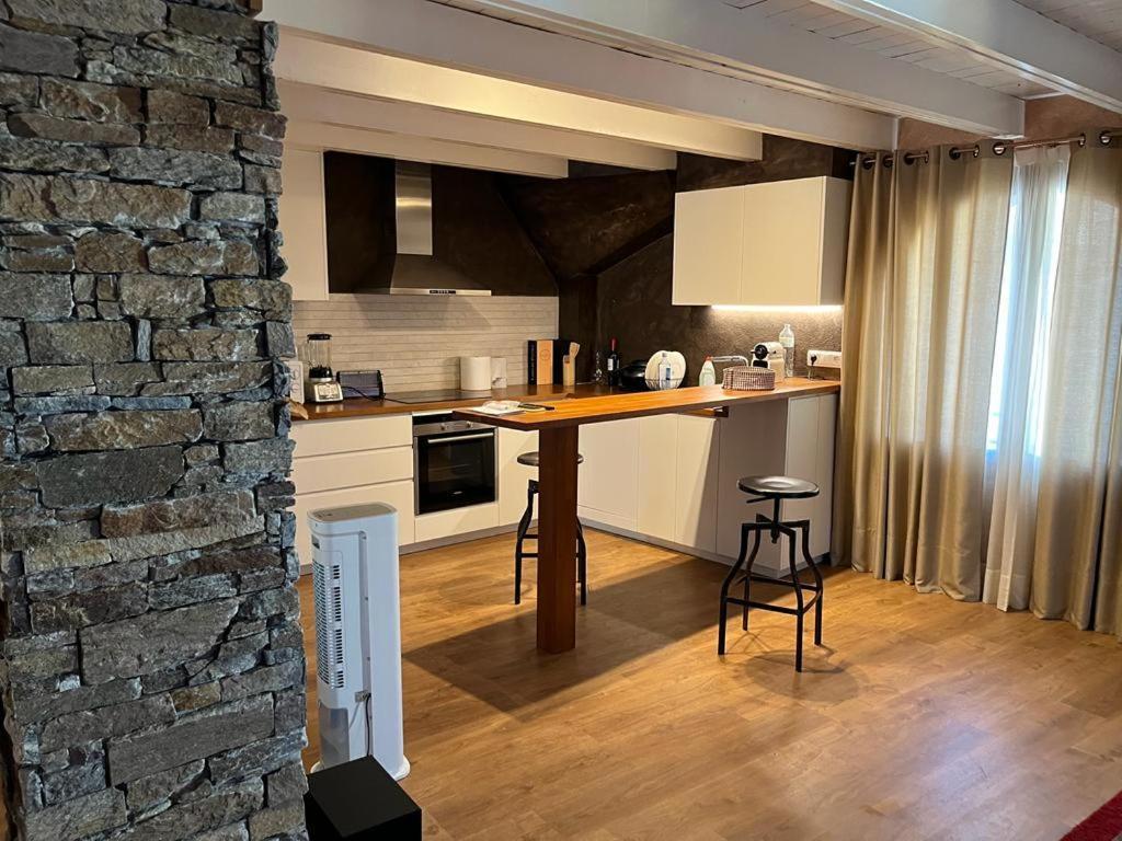 Comanegra Apartment Кастелфолит де ла Рока Екстериор снимка