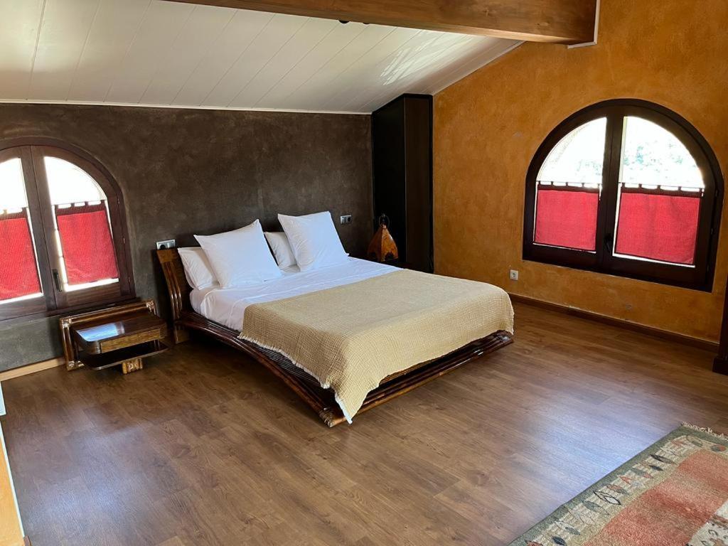 Comanegra Apartment Кастелфолит де ла Рока Екстериор снимка